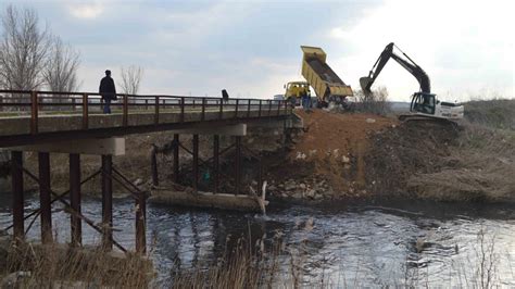 K­ı­r­k­l­a­r­e­l­i­­n­d­e­ ­y­a­ğ­ı­ş­t­a­n­ ­z­a­r­a­r­ ­g­ö­r­e­n­ ­k­ö­p­r­ü­ ­o­n­a­r­ı­l­d­ı­